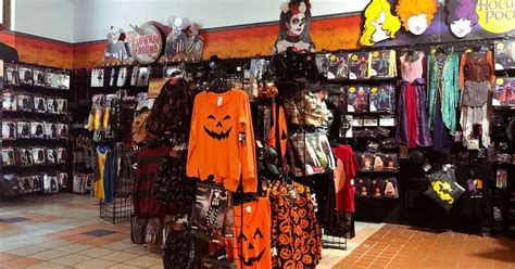 Tiendas de halloween near me - Windsor makes women's clothing & fashion accessible from dresses, tops, skirts, denim, shoes & much more to dress up in for all of life's special occasions!